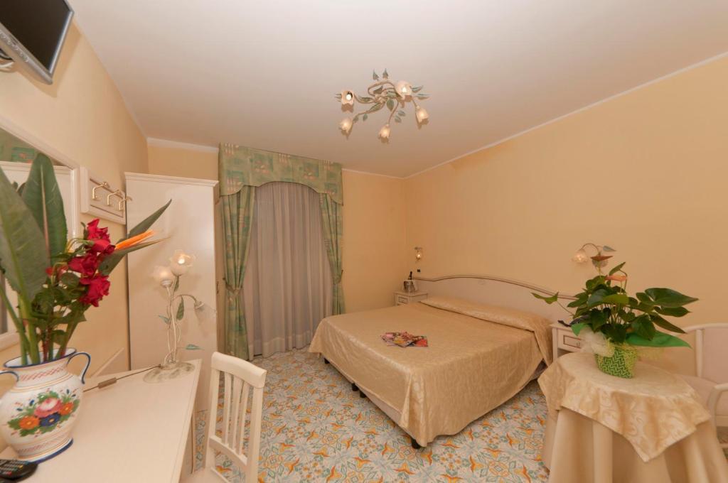 Hotel Villa Franca Forio  Room photo